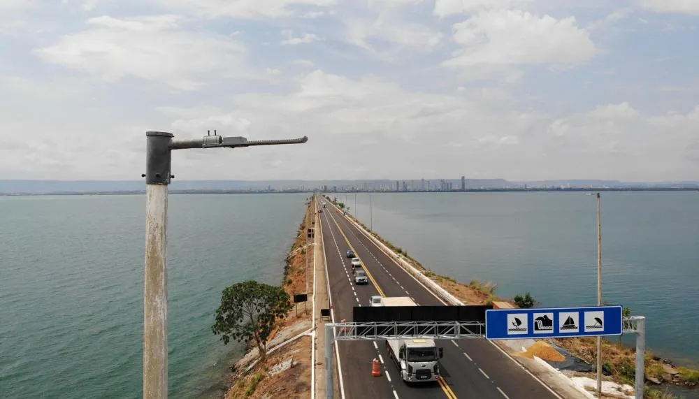 Nova estrutura contará com placas fotovoltaicas instaladas nos postes e baterias integradas à própria estrutura. Foto: Adilvan Nogueira/Governo do Tocantins