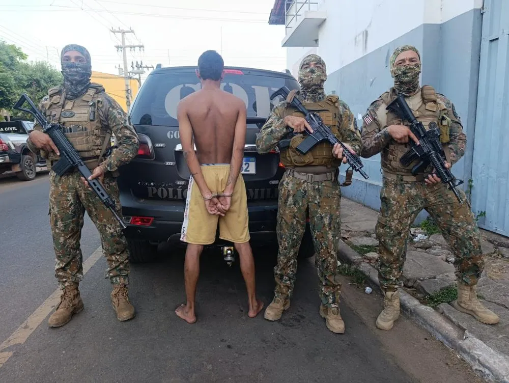 Um dos suspeitos no momento de sua prisão. Foto: PC-TO 