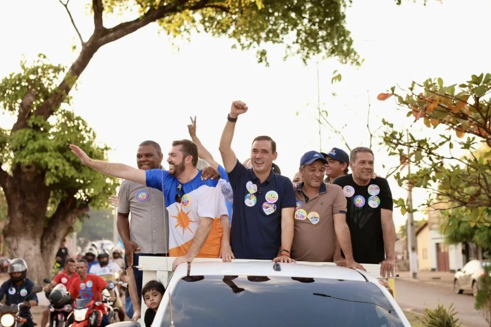 Em Novo Acordo, Vicentinho reúne população em caminhada e apresenta obras para o Jalapão