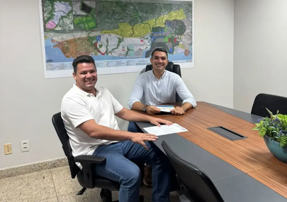 Vereador Walter Viana se reúne com secretário municipal para tratar da regularização fundiária do Residencial Buriti