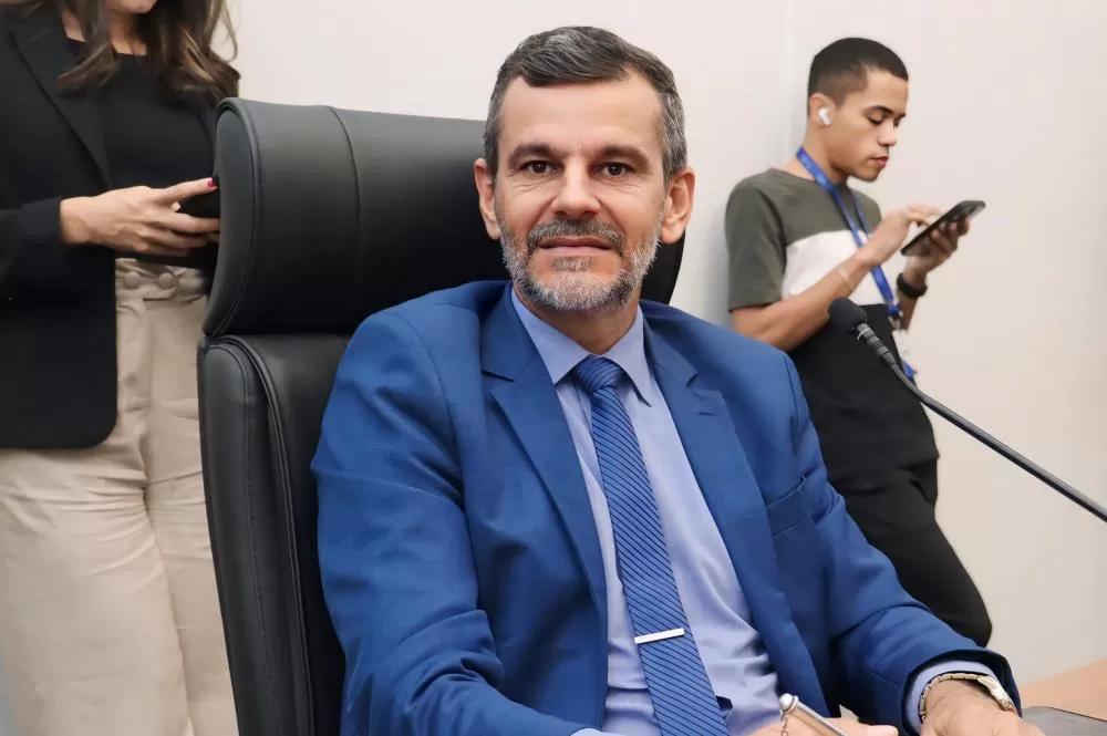 Vereador Mauro Lacerda comemora a aprovação na Casa de Leis do PL que institui o Dia do Pescador em Palmas