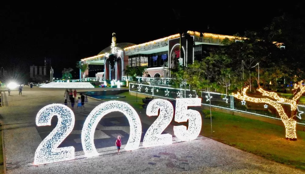 Governador Wanderlei inaugura Natal de Luzes com a chegada do Papai Noel nesta quinta-feira