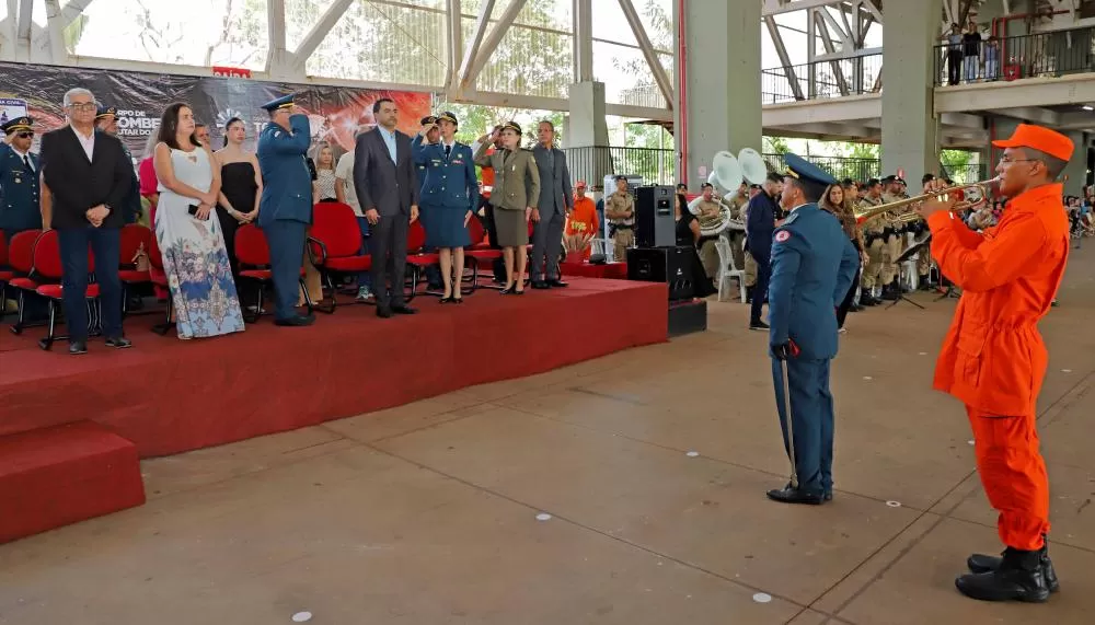 Governador celebra 32 anos do Corpo de Bombeiros Militar com formaturas de novos praças e sargentos