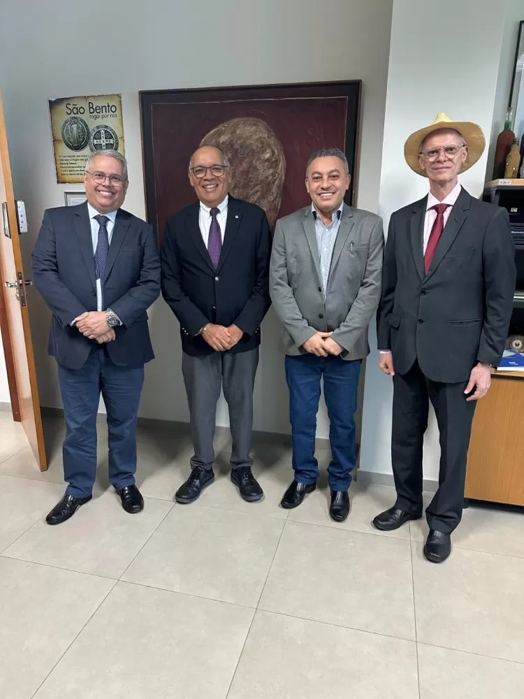 Vereador Marilon Barbosa visita conselheiros do Tribunal de Contas do Estado