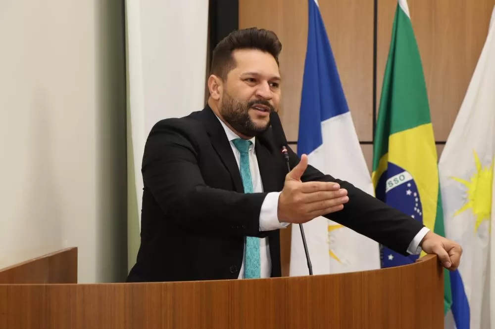 Vereador Rubens Uchôa Solicita Limpeza e Roçagem no Setor Aureny III