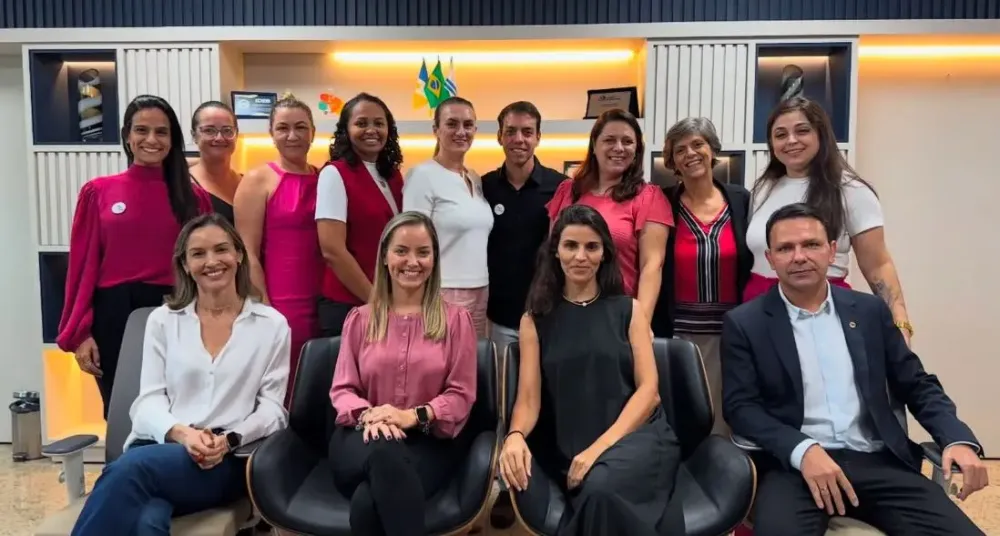 Vereadora Marycats articula parceria entre legislativo e executivo para fortalecer proteção animal em Palmas