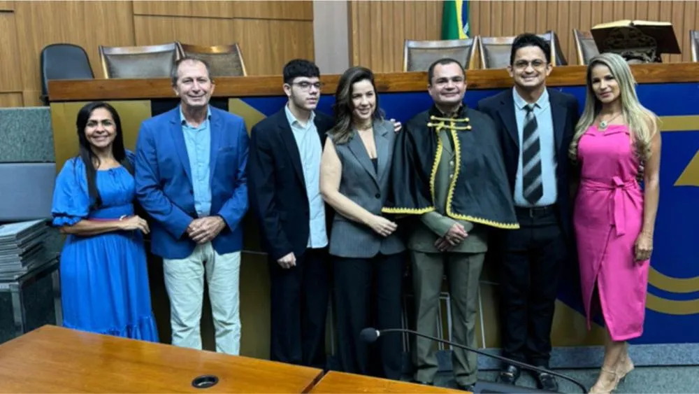 Vereador Pr. Manoel Bomfin participa de solenidade de outorga de Títulos Stricto Sensu na Assembleia Legislativa