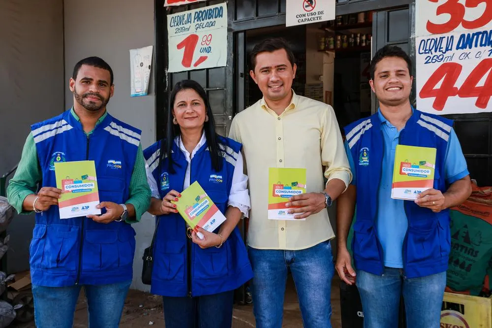  Procon Municipal de Palmas visita comércio e distribui exemplares do Código de Defesa do Consumidor