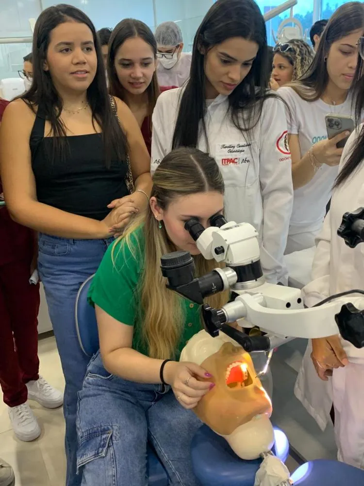 Evento imersivo da Afya Palmas abre as portas da Odontologia para futuros estudantes